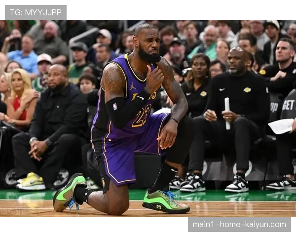 凯尔特人防守体系压制湖人进攻，联防策略效果显著